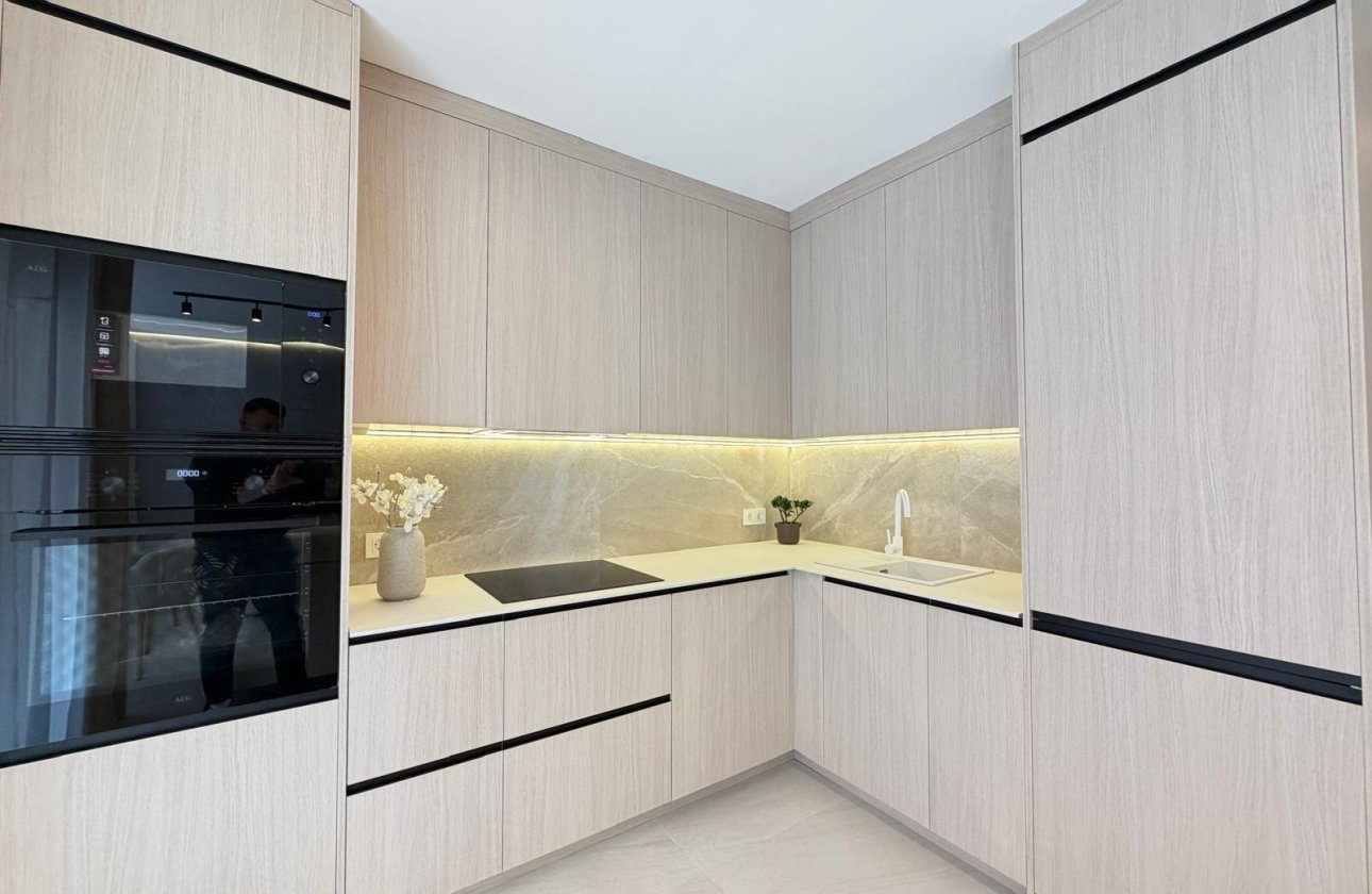 Herverkoop - Appartement -
Torrevieja - Playa del Cura