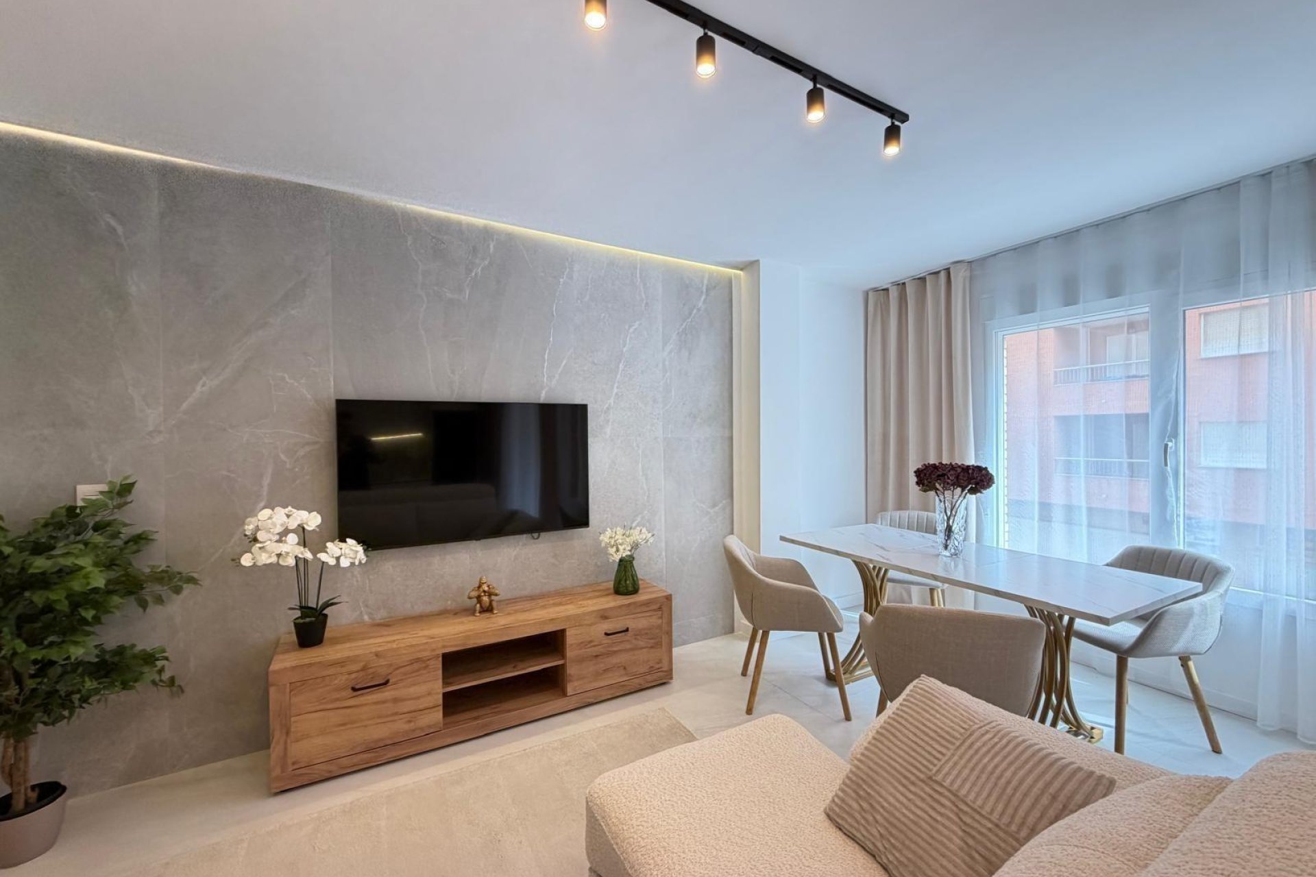 Herverkoop - Appartement -
Torrevieja - Playa del Cura