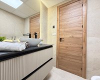 Herverkoop - Appartement -
Torrevieja - Playa del Cura