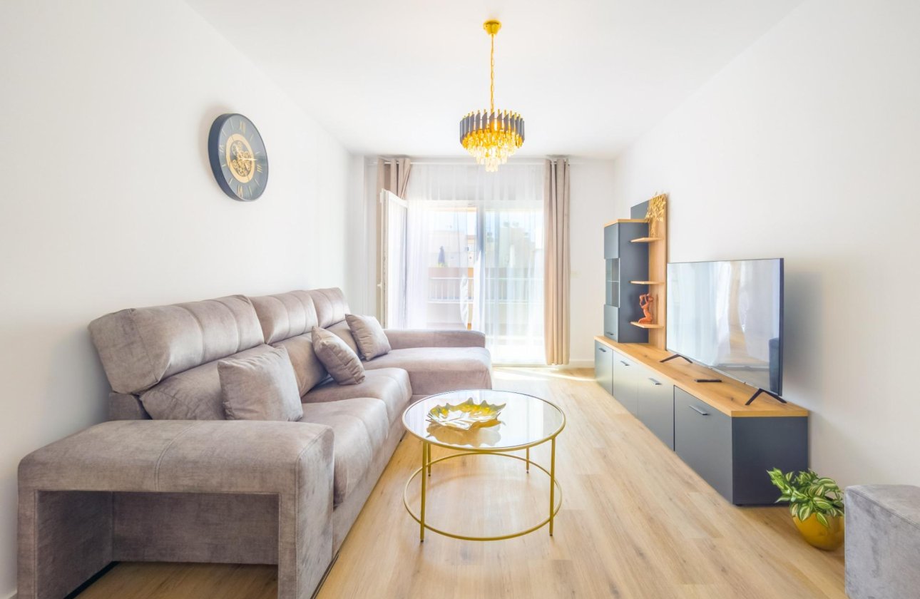 Herverkoop - Appartement -
Torrevieja - Playa del Cura