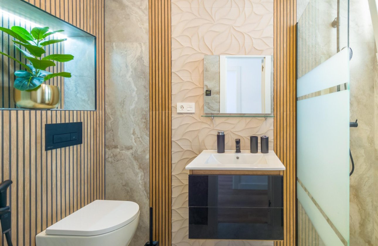 Herverkoop - Appartement -
Torrevieja - Playa del Cura