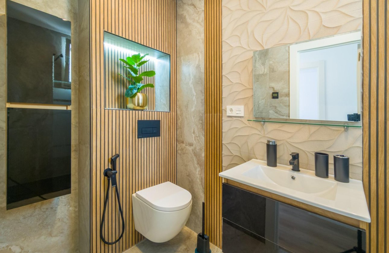 Herverkoop - Appartement -
Torrevieja - Playa del Cura