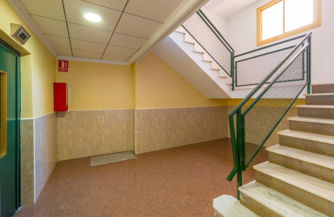Herverkoop - Appartement -
Torrevieja - Playa del Cura