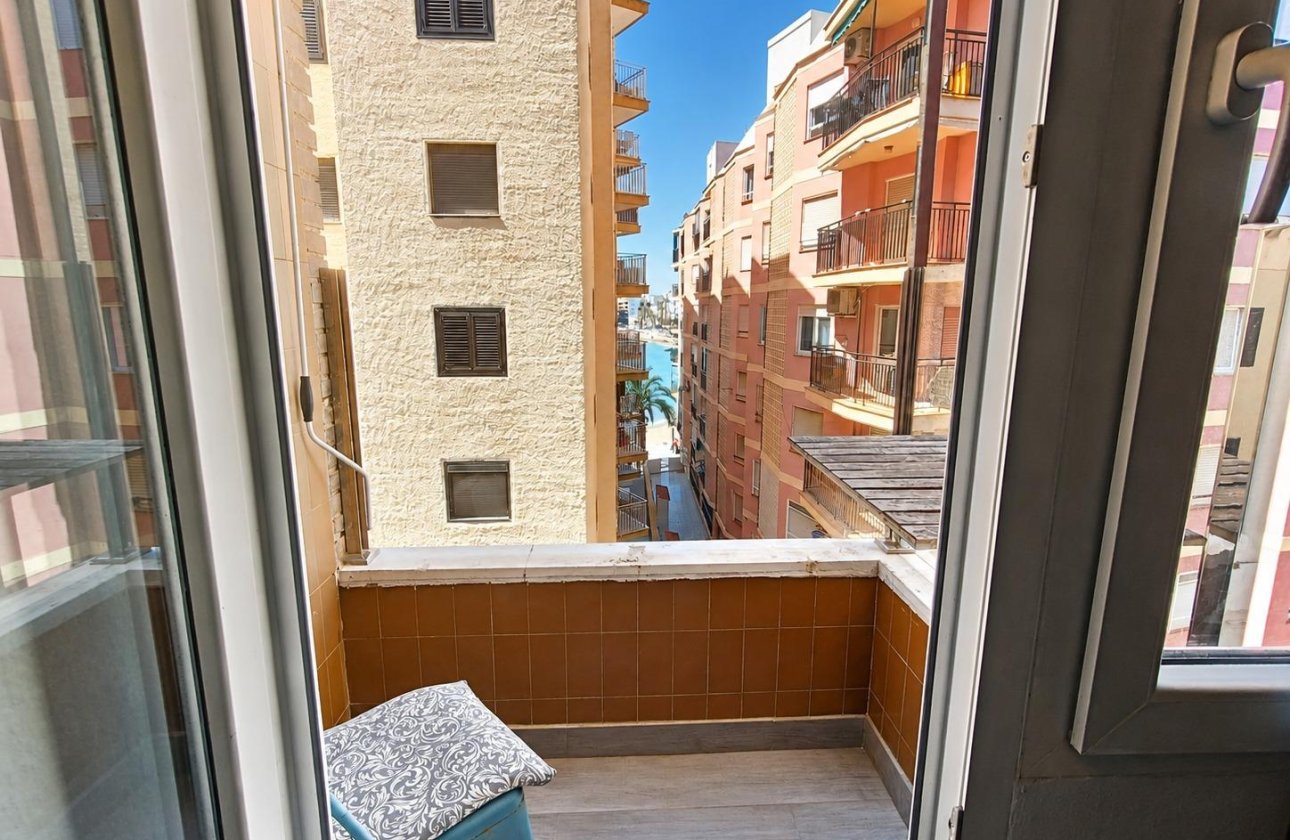Herverkoop - Appartement -
Torrevieja - Playa del Cura