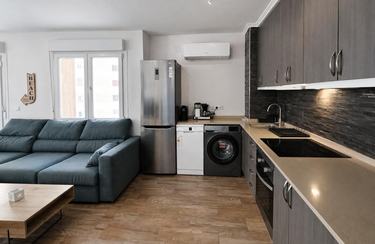 Herverkoop - Appartement -
Torrevieja - Playa del Cura