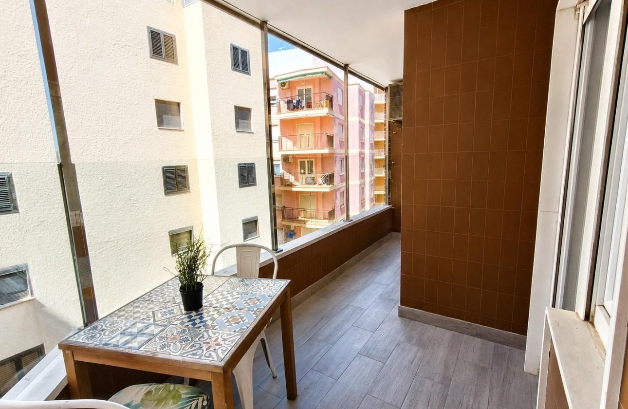 Herverkoop - Appartement -
Torrevieja - Playa del Cura