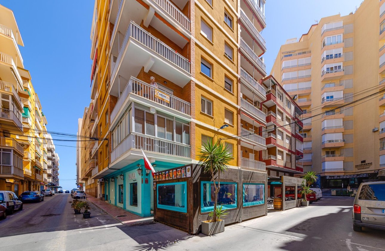 Herverkoop - Appartement -
Torrevieja - Playa del Cura