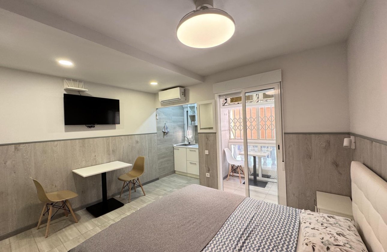 Herverkoop - Appartement -
Torrevieja - Playa del Cura