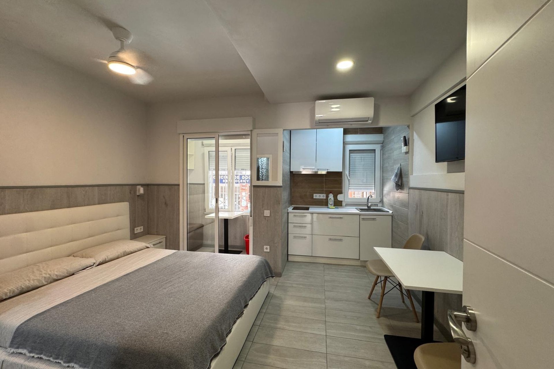 Herverkoop - Appartement -
Torrevieja - Playa del Cura