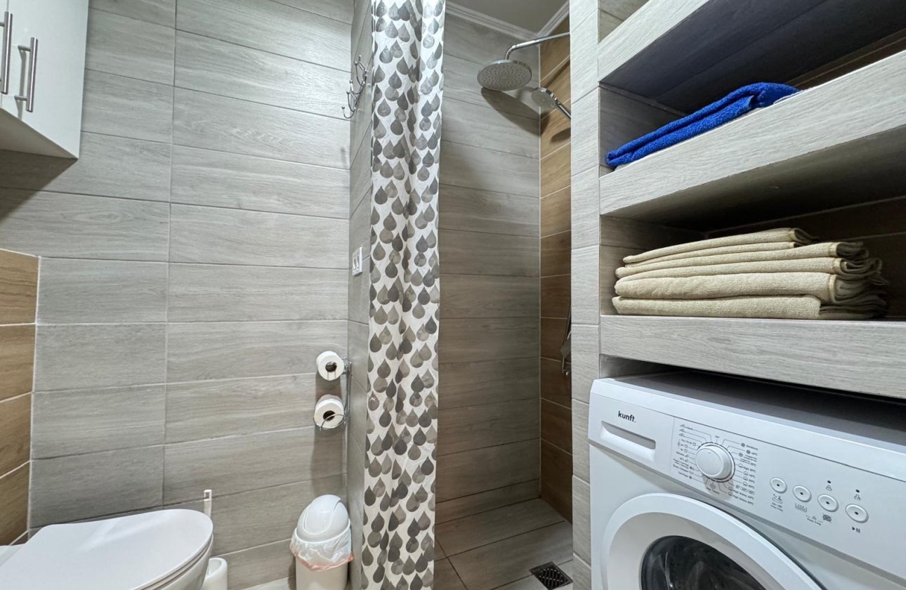 Herverkoop - Appartement -
Torrevieja - Playa del Cura