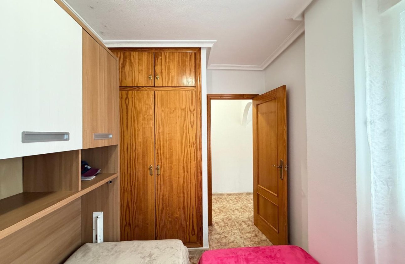 Herverkoop - Appartement -
Torrevieja - Playa del Cura