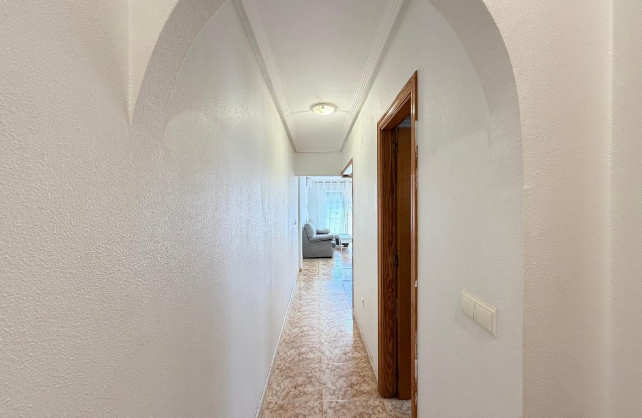 Herverkoop - Appartement -
Torrevieja - Playa del Cura