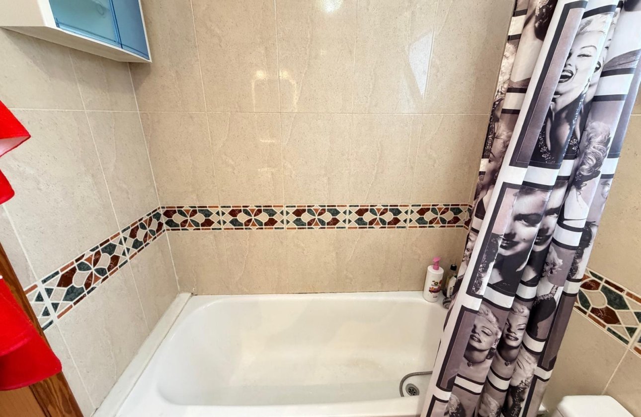 Herverkoop - Appartement -
Torrevieja - Playa del Cura