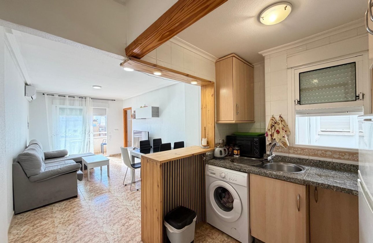 Herverkoop - Appartement -
Torrevieja - Playa del Cura