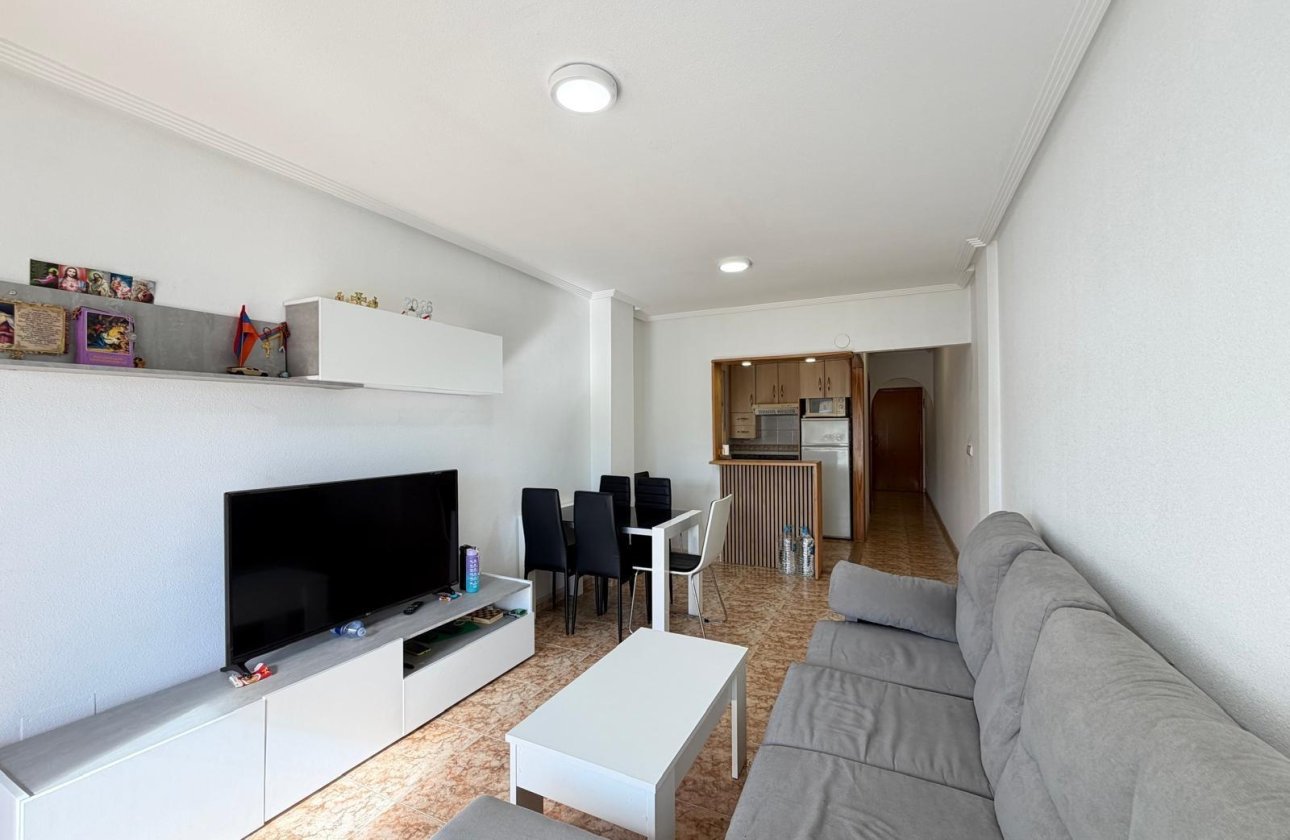 Herverkoop - Appartement -
Torrevieja - Playa del Cura