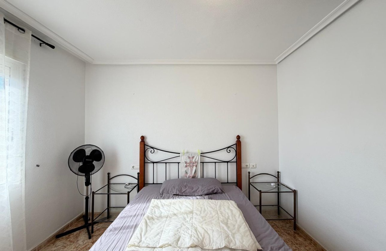 Herverkoop - Appartement -
Torrevieja - Playa del Cura