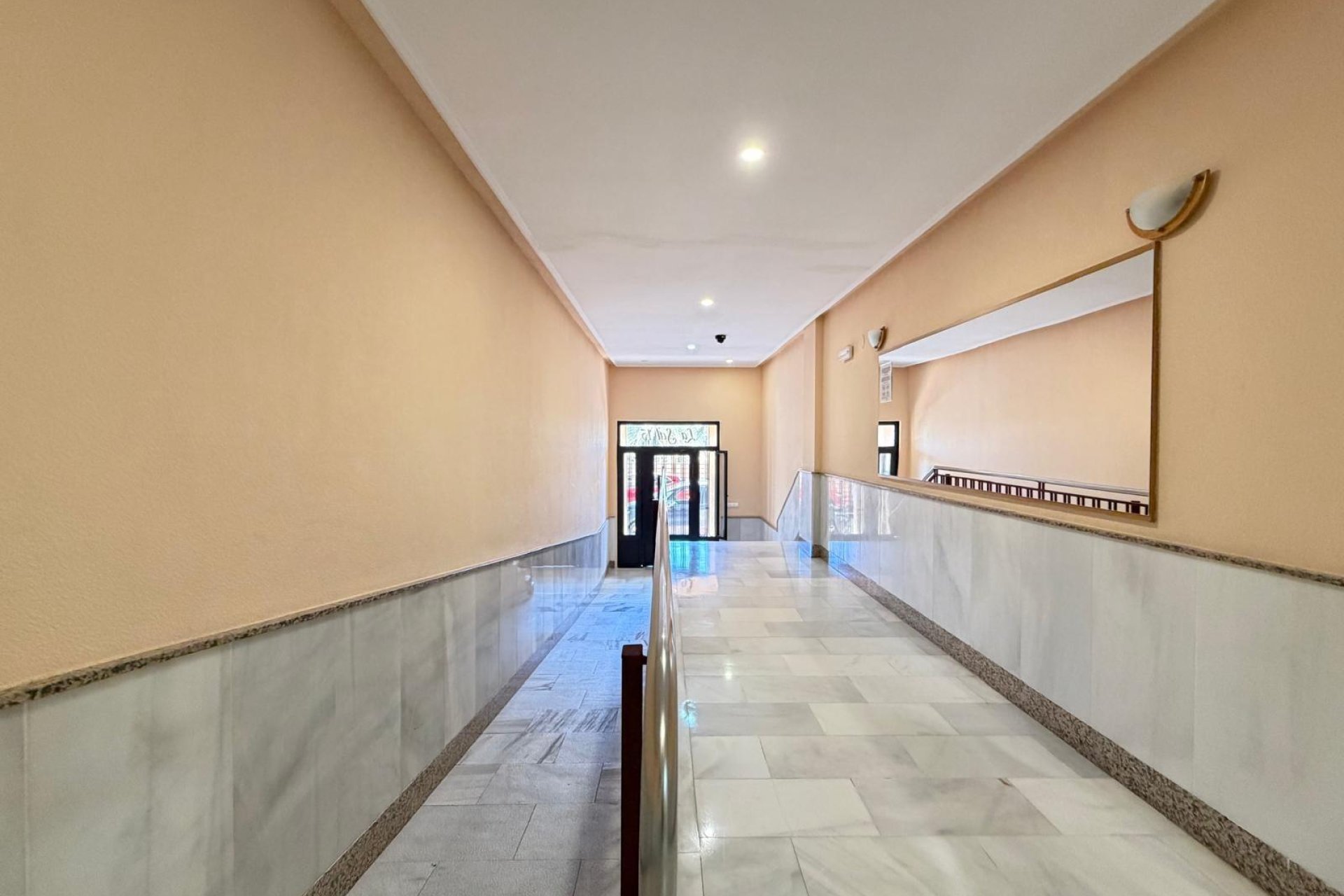 Herverkoop - Appartement -
Torrevieja - Playa del Cura