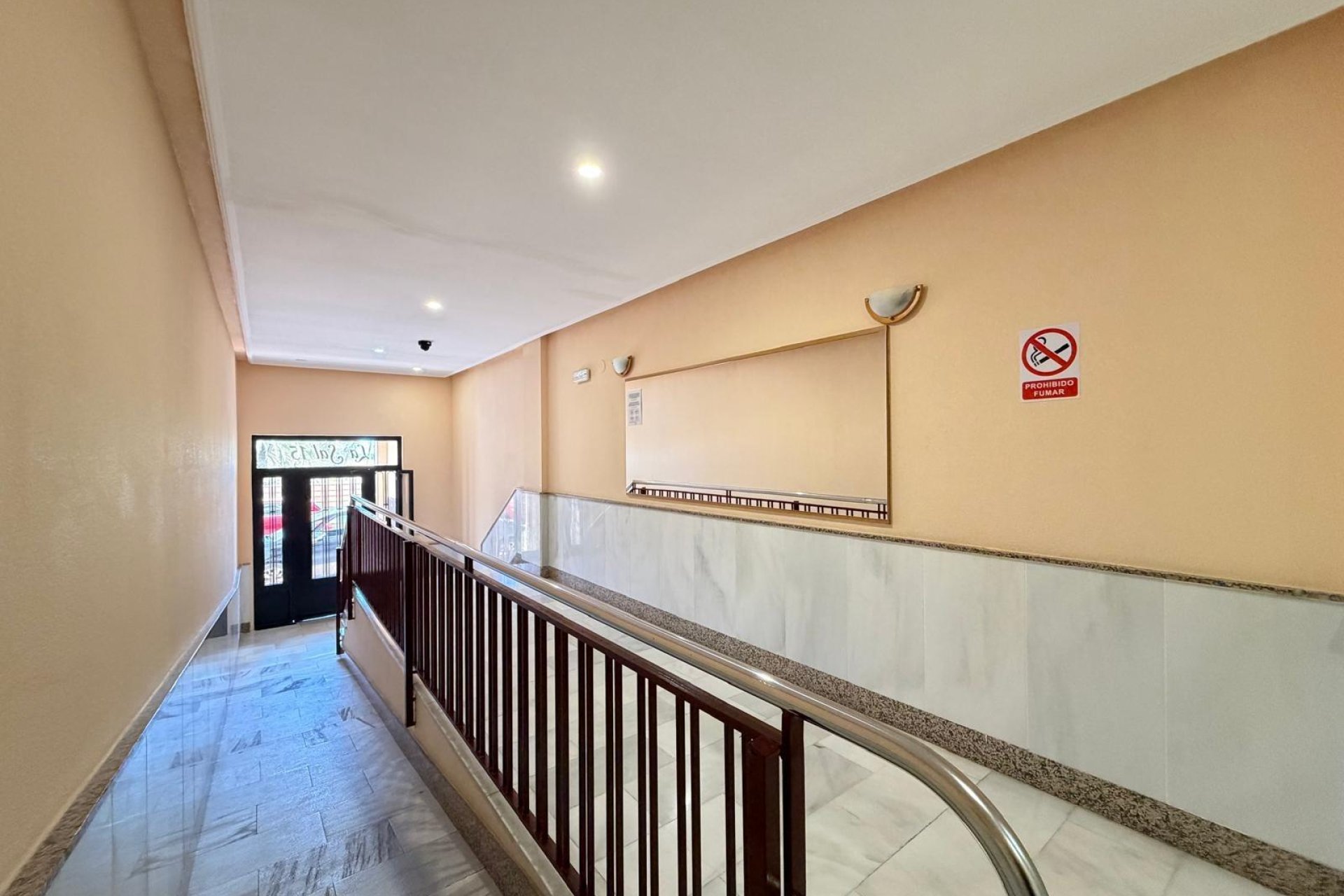 Herverkoop - Appartement -
Torrevieja - Playa del Cura