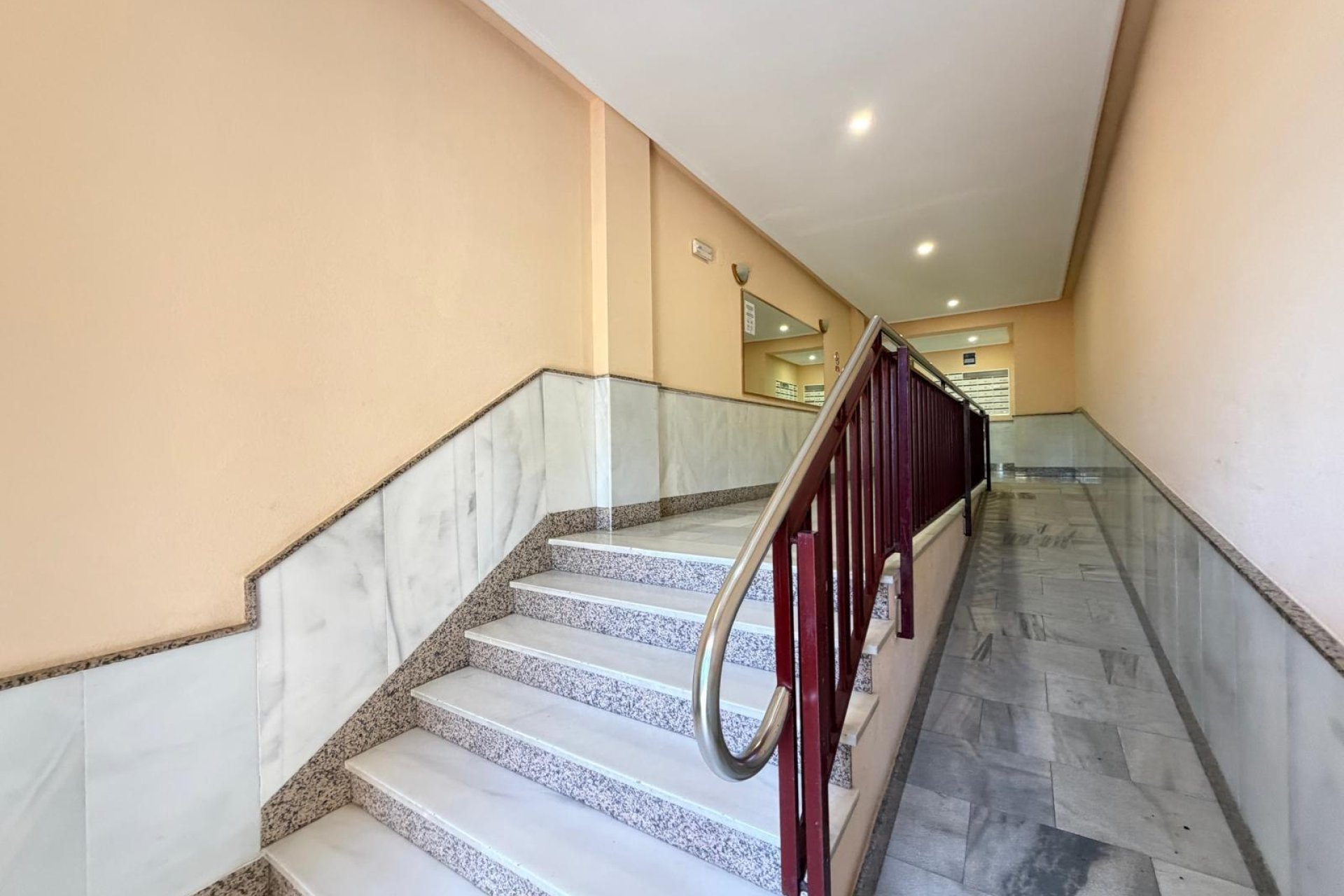 Herverkoop - Appartement -
Torrevieja - Playa del Cura