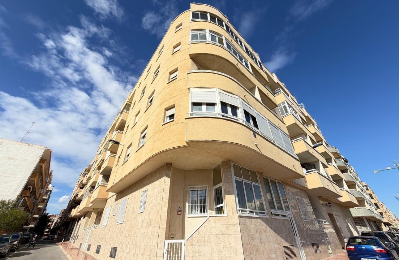 Herverkoop - Appartement -
Torrevieja - Playa del Cura