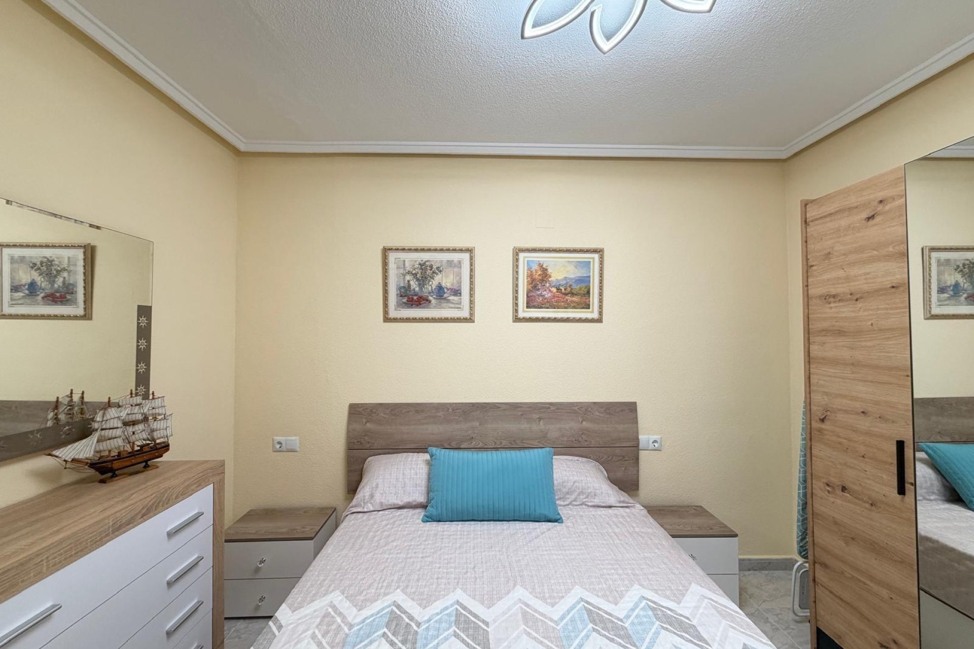 Herverkoop - Appartement -
Torrevieja - Playa del Cura