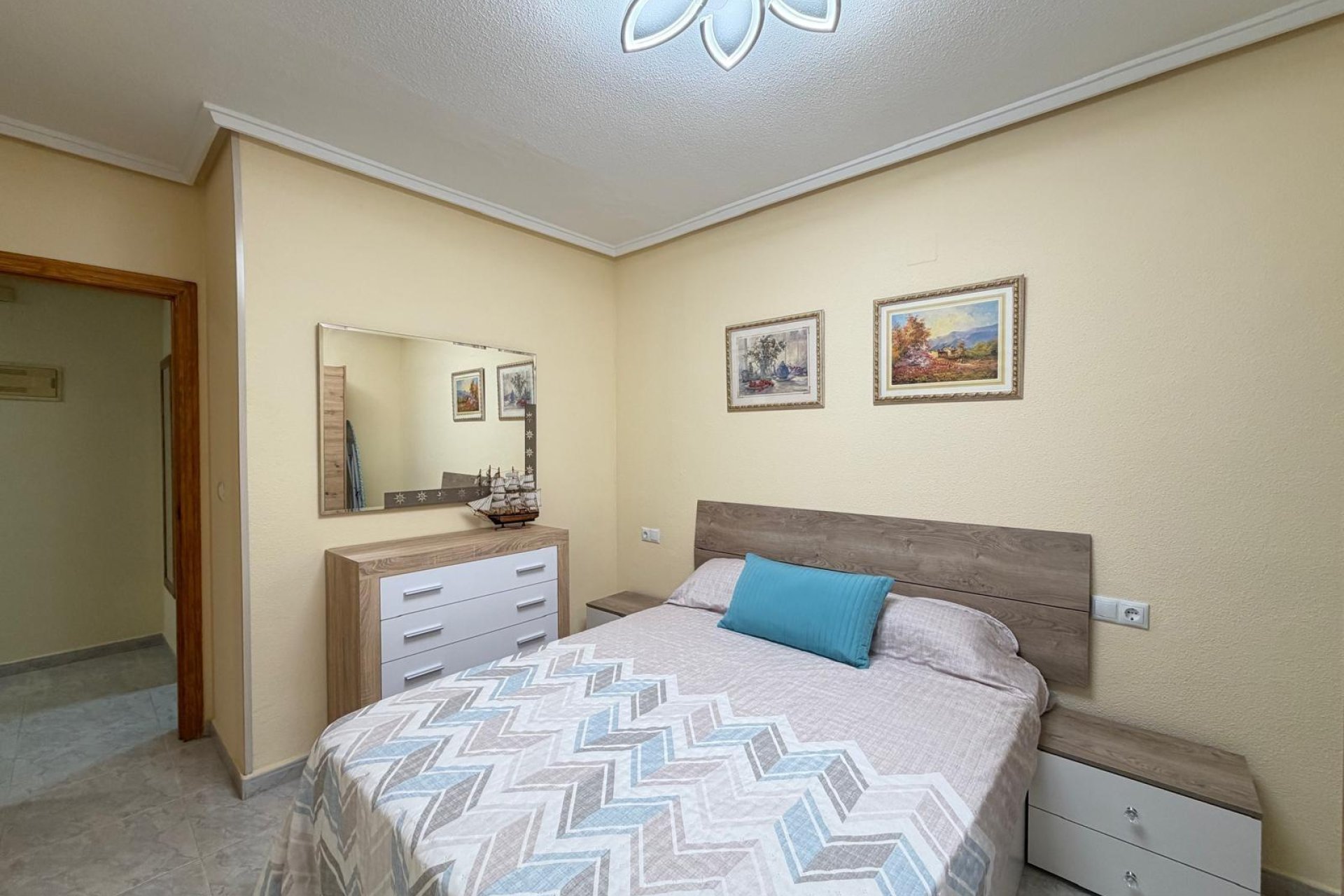 Herverkoop - Appartement -
Torrevieja - Playa del Cura