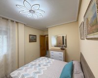 Herverkoop - Appartement -
Torrevieja - Playa del Cura