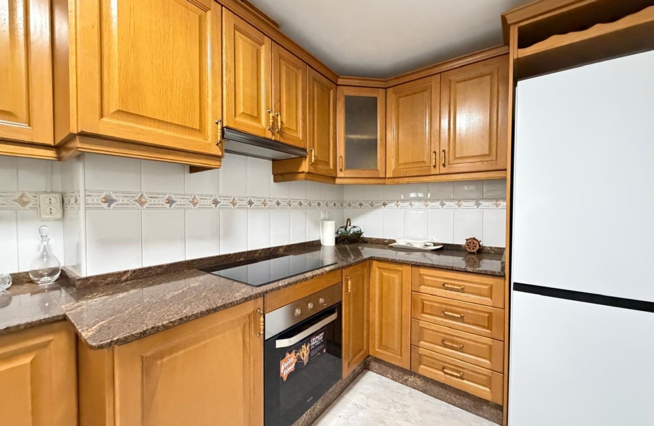 Herverkoop - Appartement -
Torrevieja - Playa del Cura