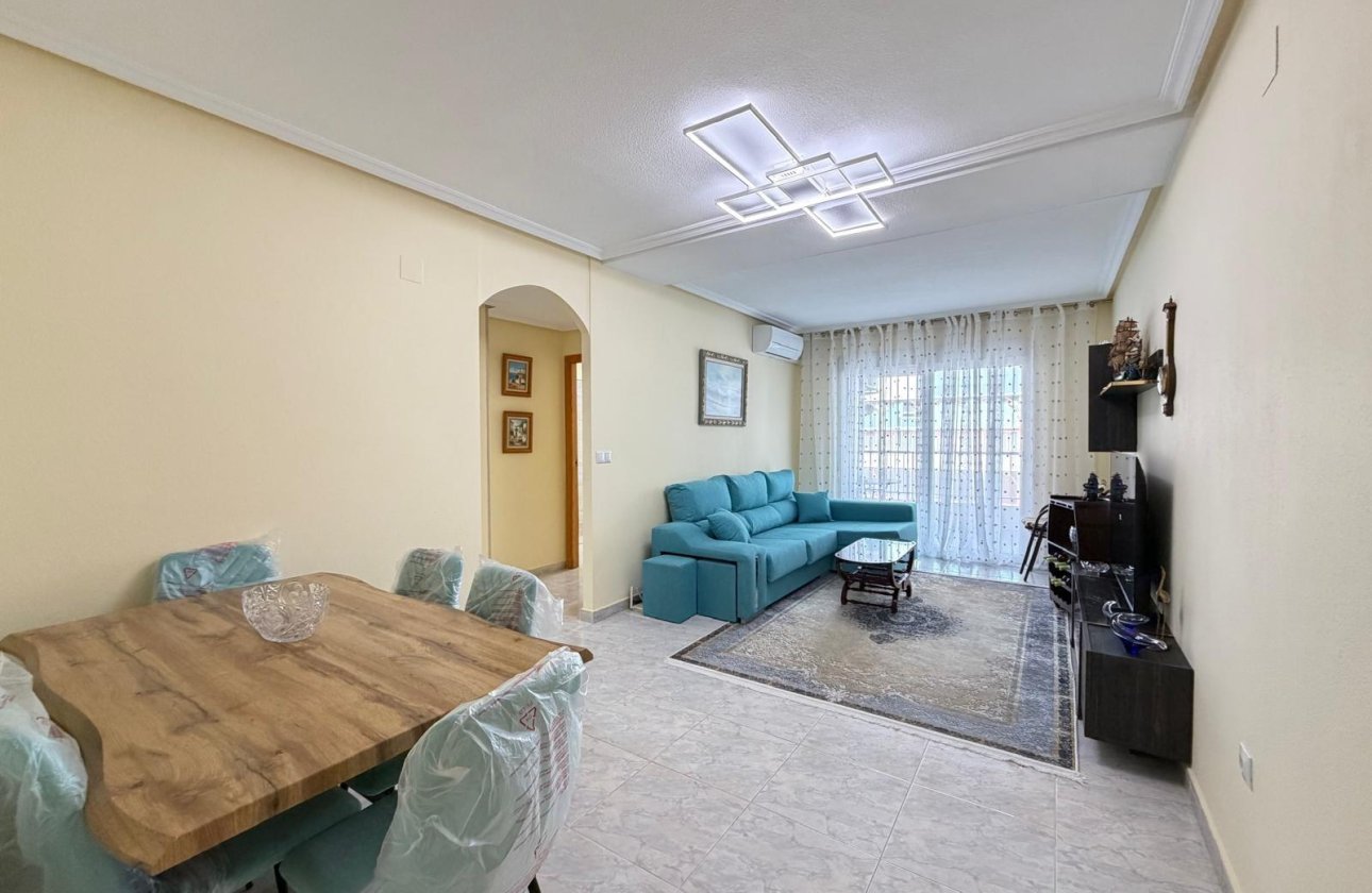 Herverkoop - Appartement -
Torrevieja - Playa del Cura