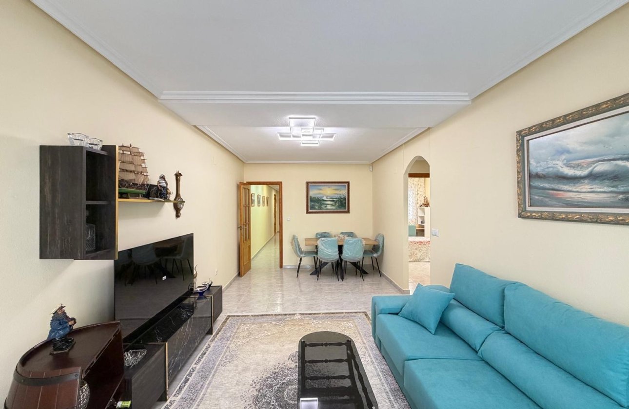 Herverkoop - Appartement -
Torrevieja - Playa del Cura