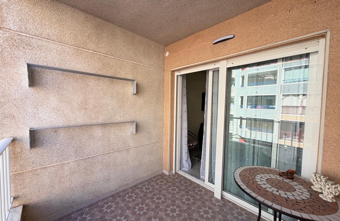 Herverkoop - Appartement -
Torrevieja - Playa del Cura