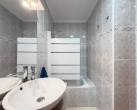 Herverkoop - Appartement -
Torrevieja - Playa del Cura