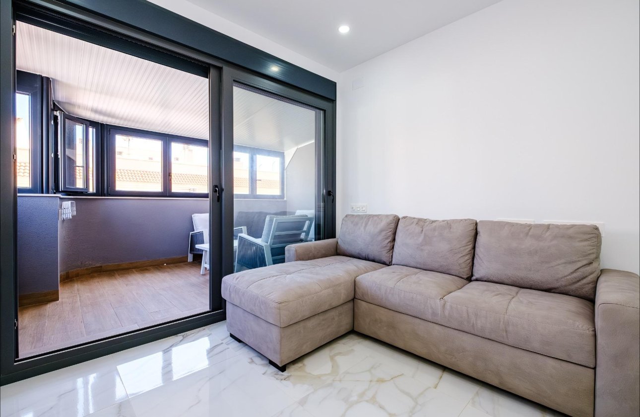 Herverkoop - Appartement -
Torrevieja - Playa del Cura
