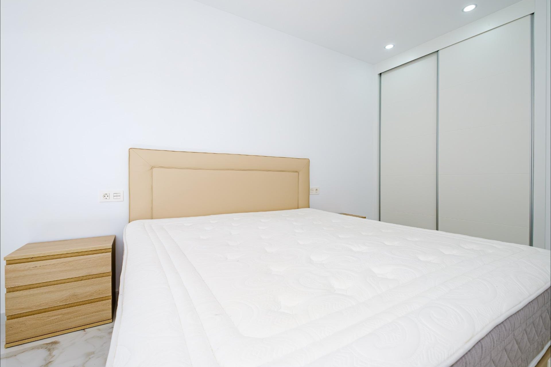Herverkoop - Appartement -
Torrevieja - Playa del Cura