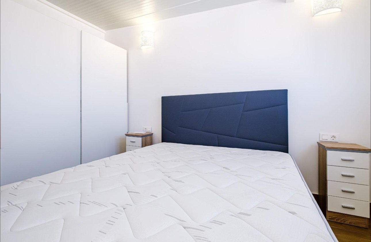 Herverkoop - Appartement -
Torrevieja - Playa del Cura