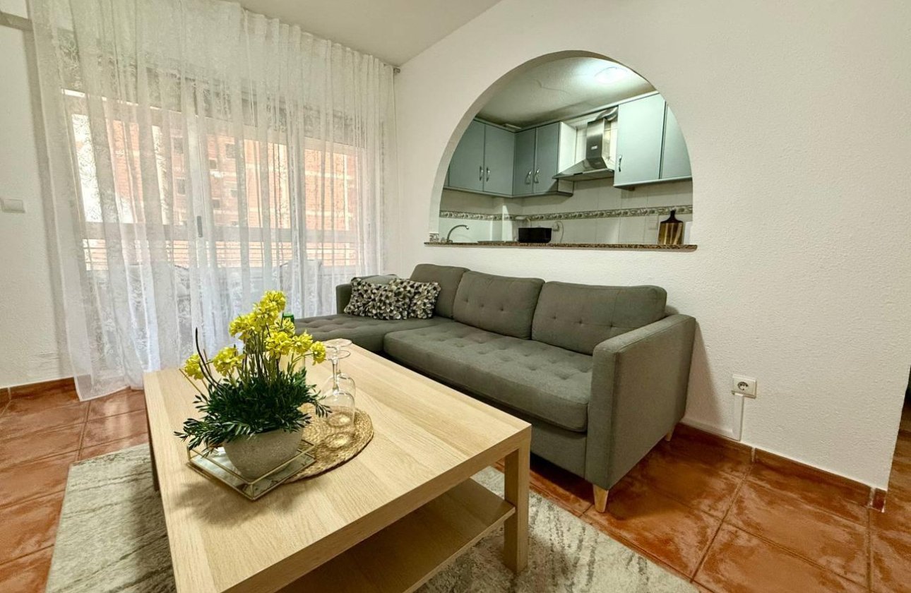 Herverkoop - Appartement -
Torrevieja - Playa del Cura