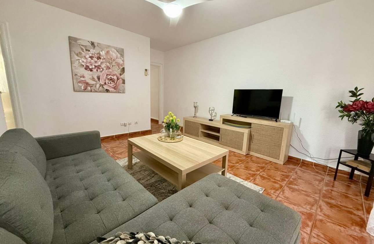 Herverkoop - Appartement -
Torrevieja - Playa del Cura
