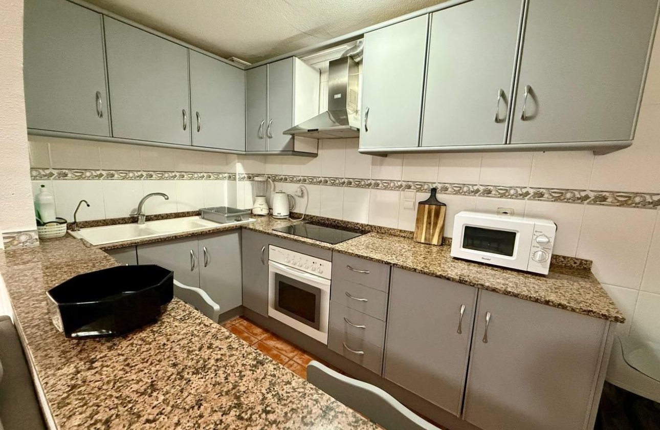 Herverkoop - Appartement -
Torrevieja - Playa del Cura