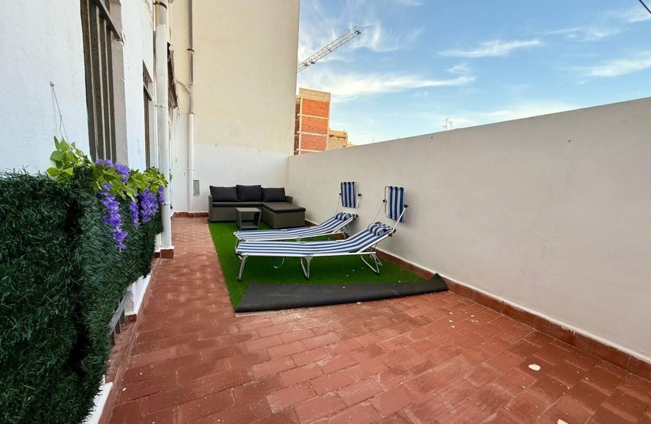 Herverkoop - Appartement -
Torrevieja - Playa del Cura