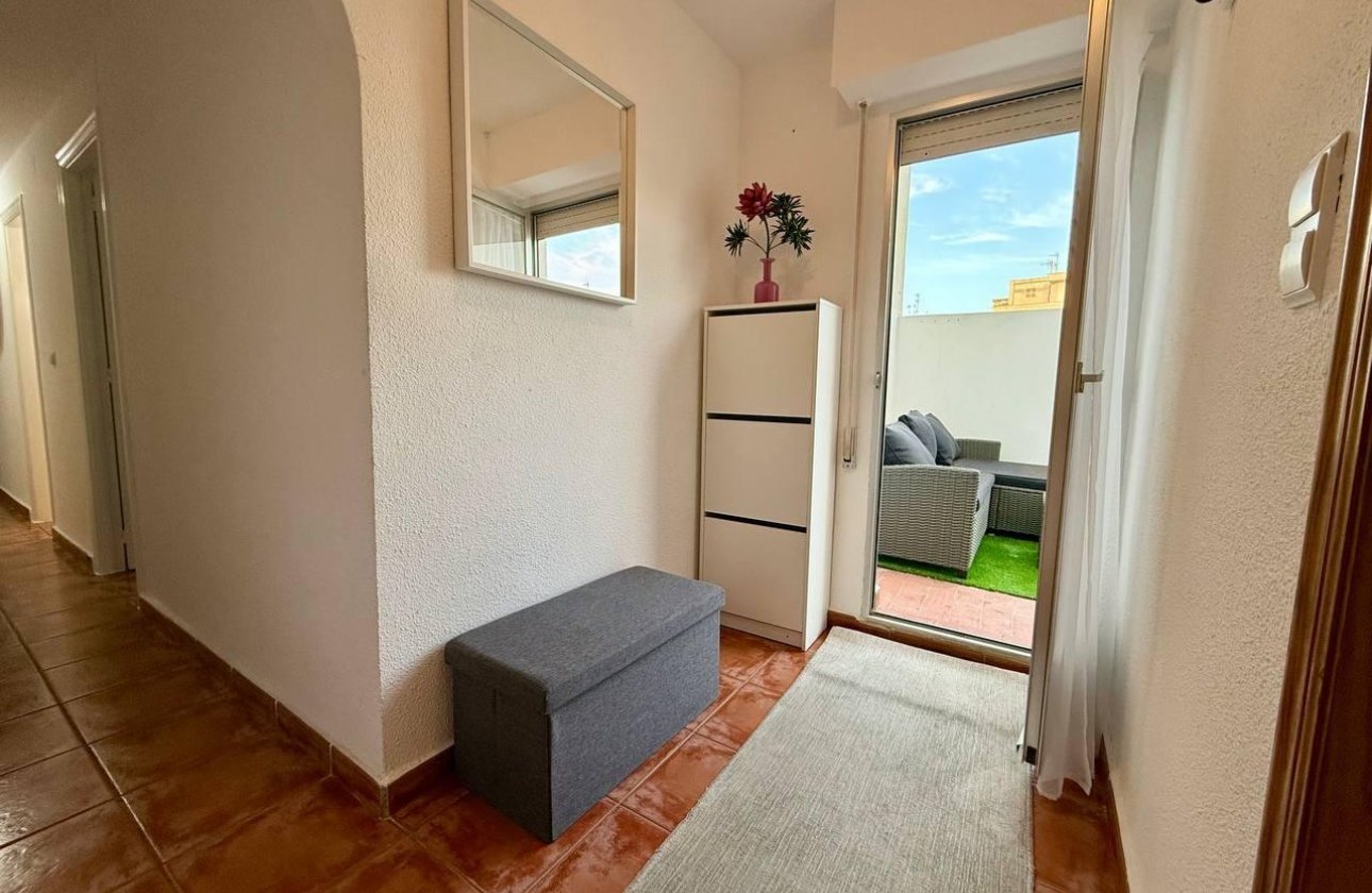 Herverkoop - Appartement -
Torrevieja - Playa del Cura