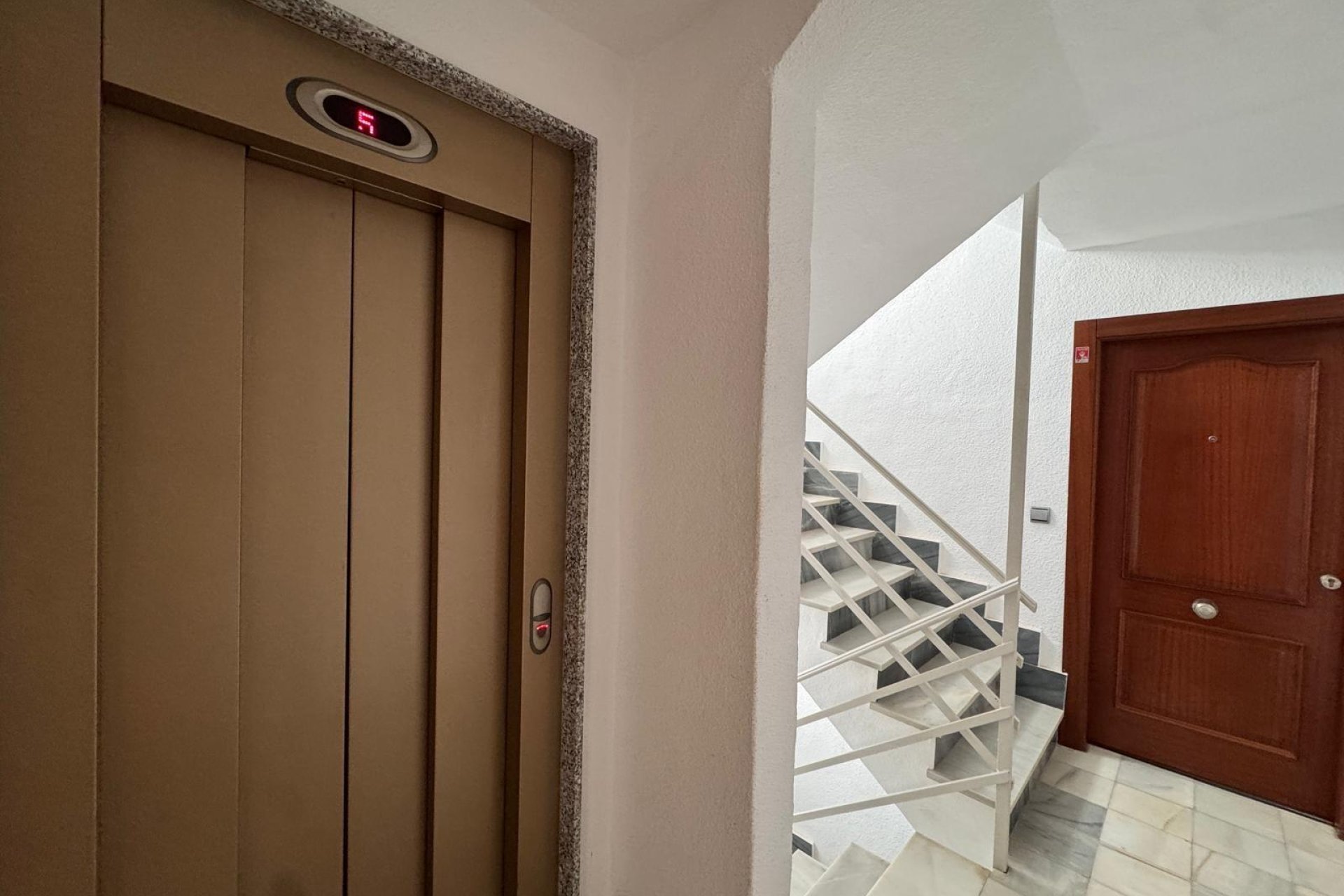 Herverkoop - Appartement -
Torrevieja - Playa del Cura