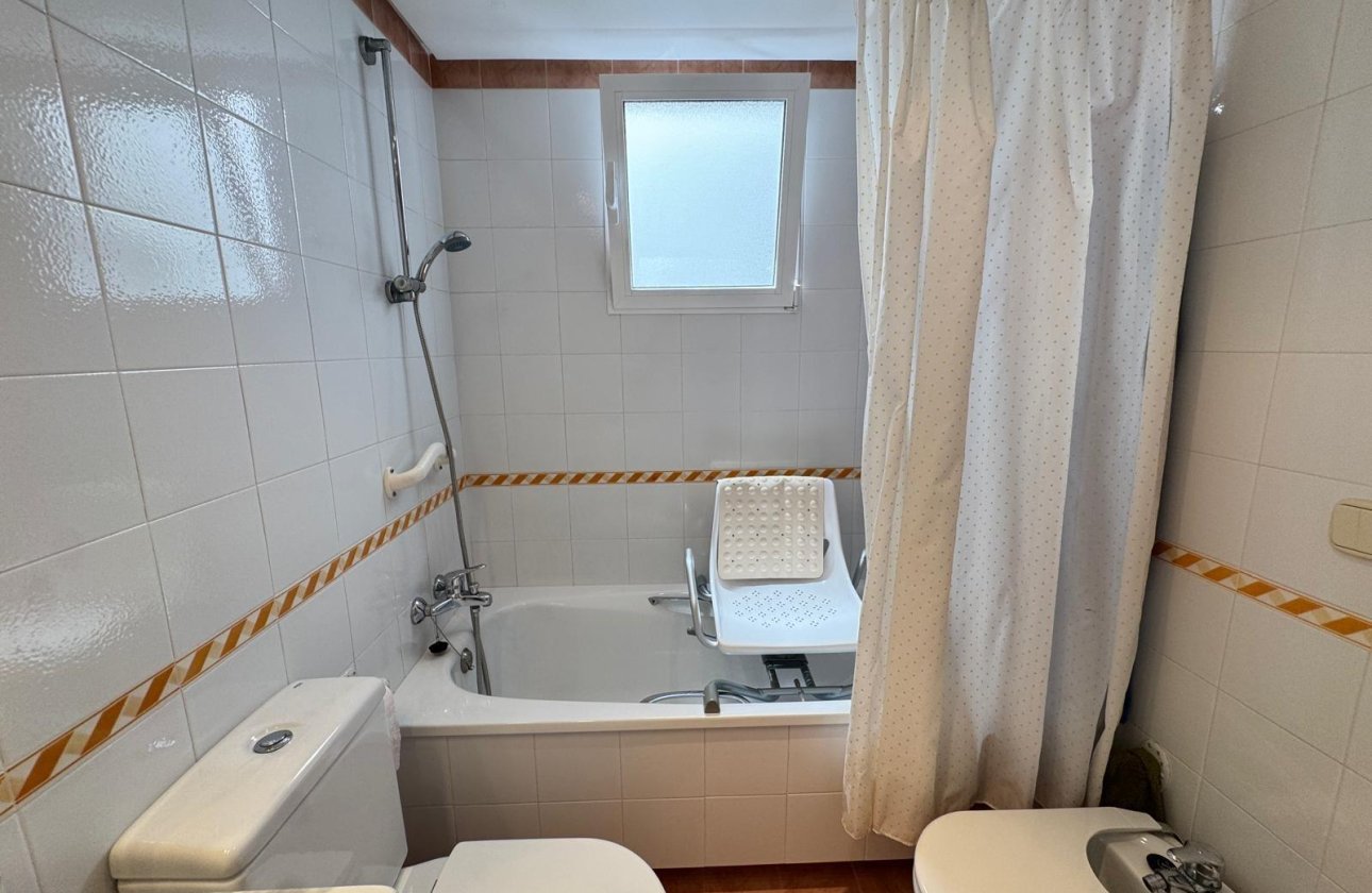 Herverkoop - Appartement -
Torrevieja - Playa del Cura