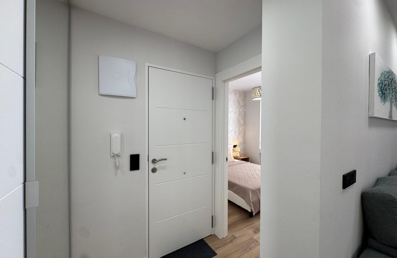 Herverkoop - Appartement -
Torrevieja - Playa del Cura