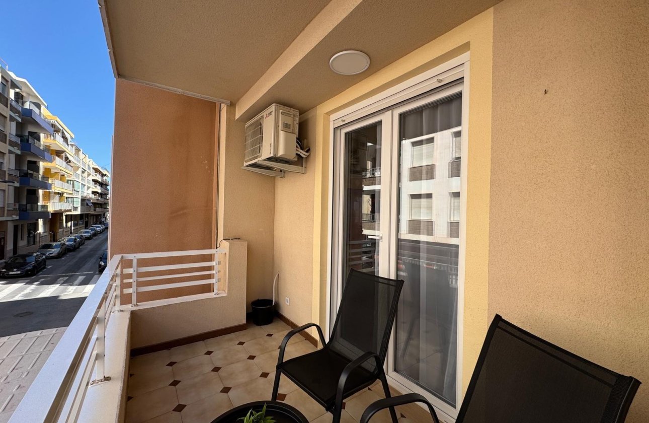 Herverkoop - Appartement -
Torrevieja - Playa del Cura