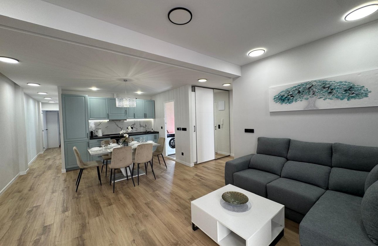 Herverkoop - Appartement -
Torrevieja - Playa del Cura