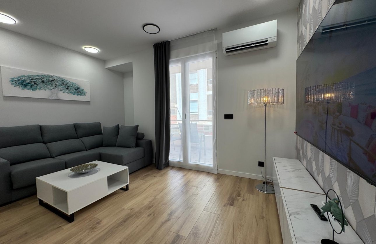 Herverkoop - Appartement -
Torrevieja - Playa del Cura
