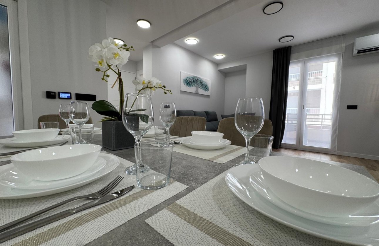Herverkoop - Appartement -
Torrevieja - Playa del Cura