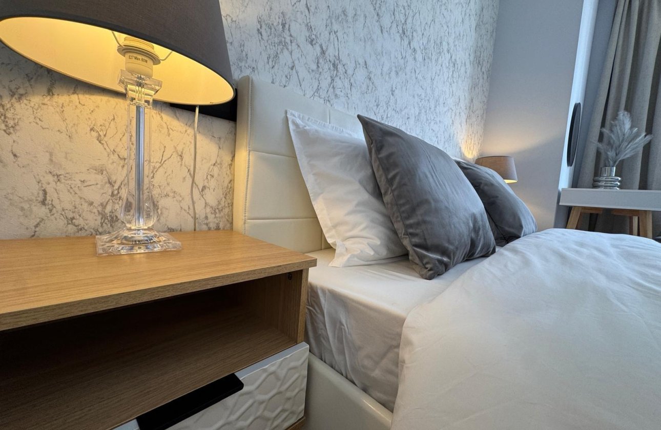 Herverkoop - Appartement -
Torrevieja - Playa del Cura