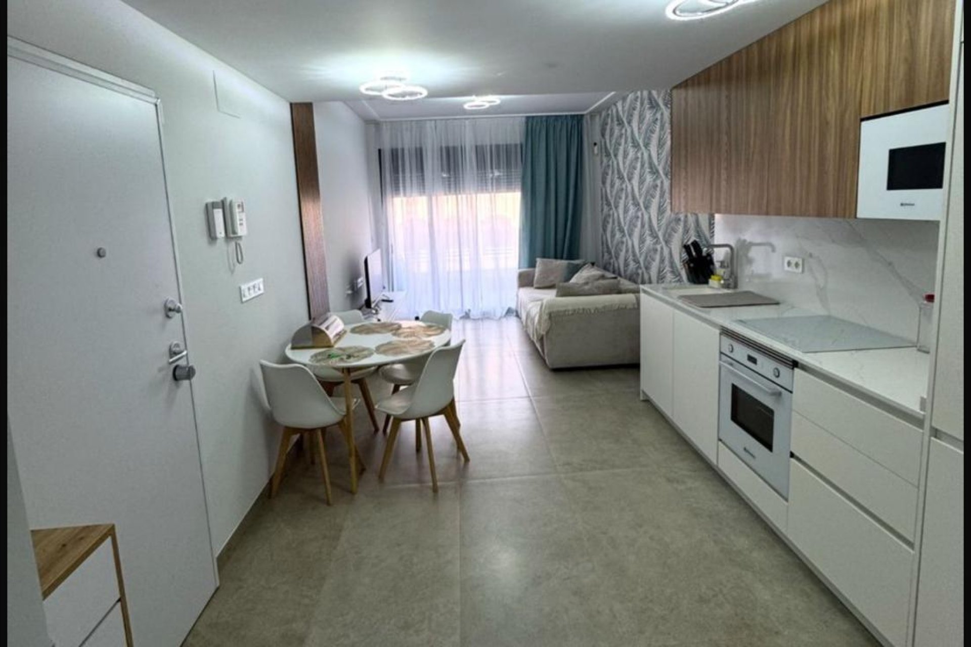 Herverkoop - Appartement -
Torrevieja - Playa del Cura