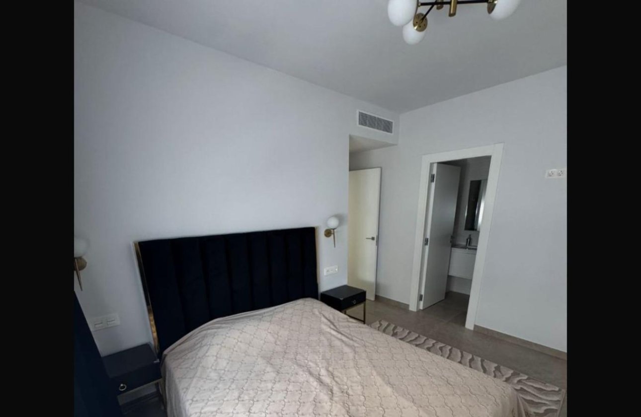 Herverkoop - Appartement -
Torrevieja - Playa del Cura